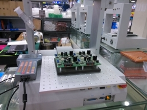 四轴全自动点胶机 现代精密制造的智能点胶解决方案